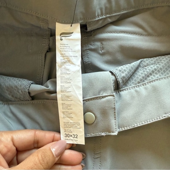 Fabletics The Only Pant Mens 30x 32 Gray Classic Modern Fit  Stretch Chino NWT - Picture 6 of 9